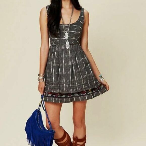 Free People New Romantics Weather Vane Ikat Midnight Embroidered Dress Size 6 - Picture 1 of 10